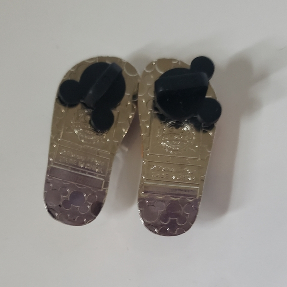 SOLD! Disney Eve and Wall•E Flip Flops Pins - Picture 5 of 5
